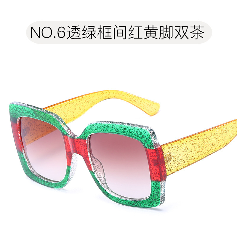 トレンドのオーバーサイズスクエアサングラス 女性用 グリッタ - Women Fashion Photoshoot のレビューと価格